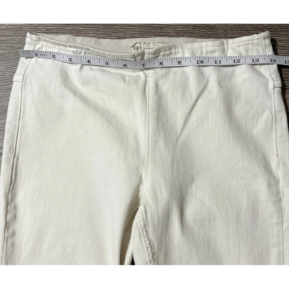 Free People Penny Stretch Pull-On Mid Rise Flare Jeans Worn White SZ 29 (28x33) - Picture 8 of 11